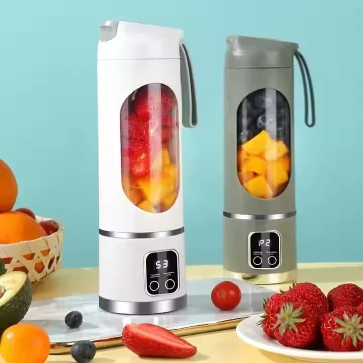 portable juice blender cups 450 ml in white and green with fresh fruit